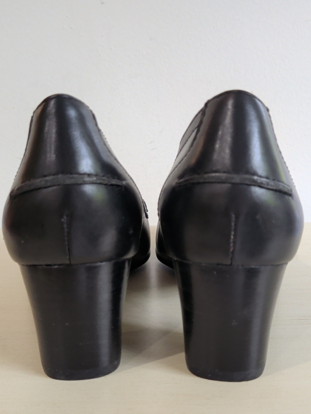 Brooks Brothers Black Leather Penny Loafers With Block Heels Size 6 - Picture 8 of 13